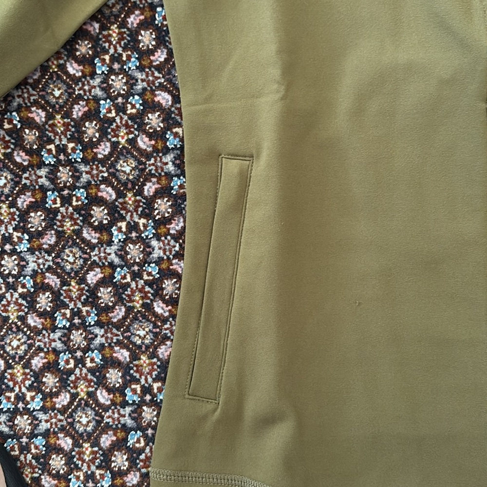 Activewear Olive Green Women's Activewear Jacket. It is better than lululemon - Picture 2 of 6